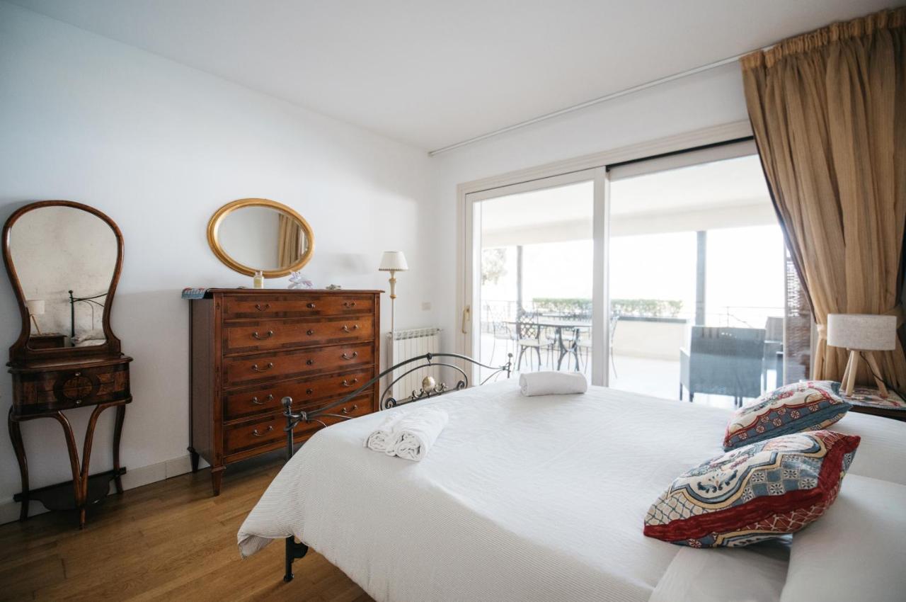 Taormina Lux & Elite Apartments - Taormina Holidays Екстер'єр фото